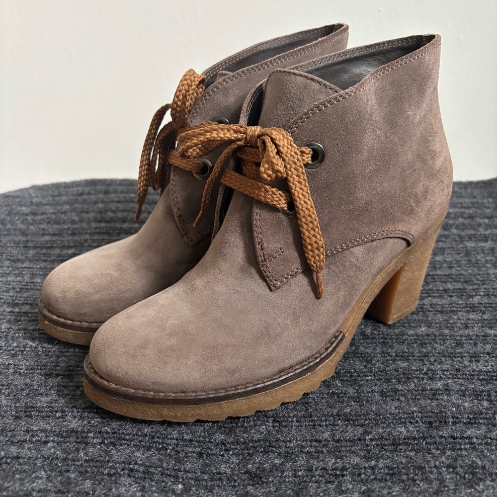 Barneys New York Suede Lace Up Ankle Boots Taupe women’s size 36